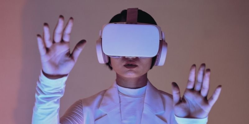 ¿De qué manera la influencia de plataformas digitales  y las nuevas tecnologías ha impactado en la gestión de proyectos artísticos y culturales?