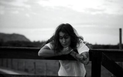 AMANDA CADORE. Cantante, compositora y productora independiente.
